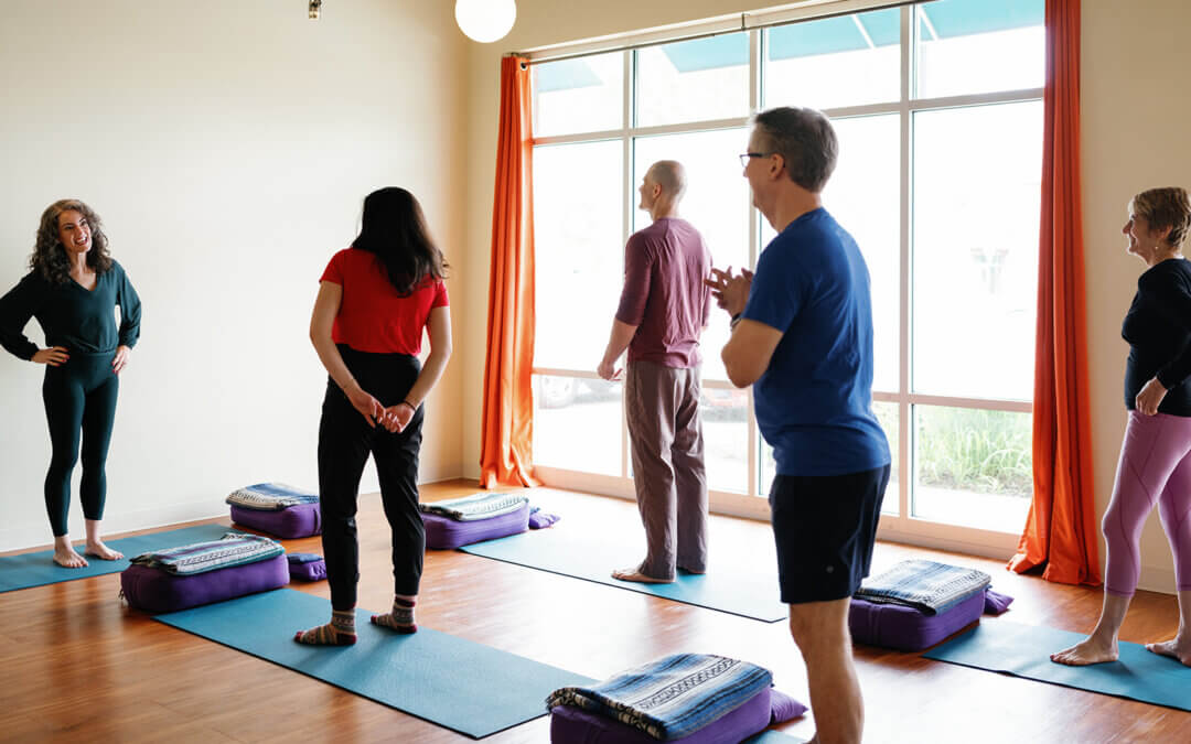 Mastering Yoga Classroom Management: How to Handle Challenging Student Behaviors with Grace