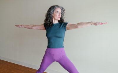 The No-Mat Yoga Flow That Works Anywhere (Hotel Room to Office Break)